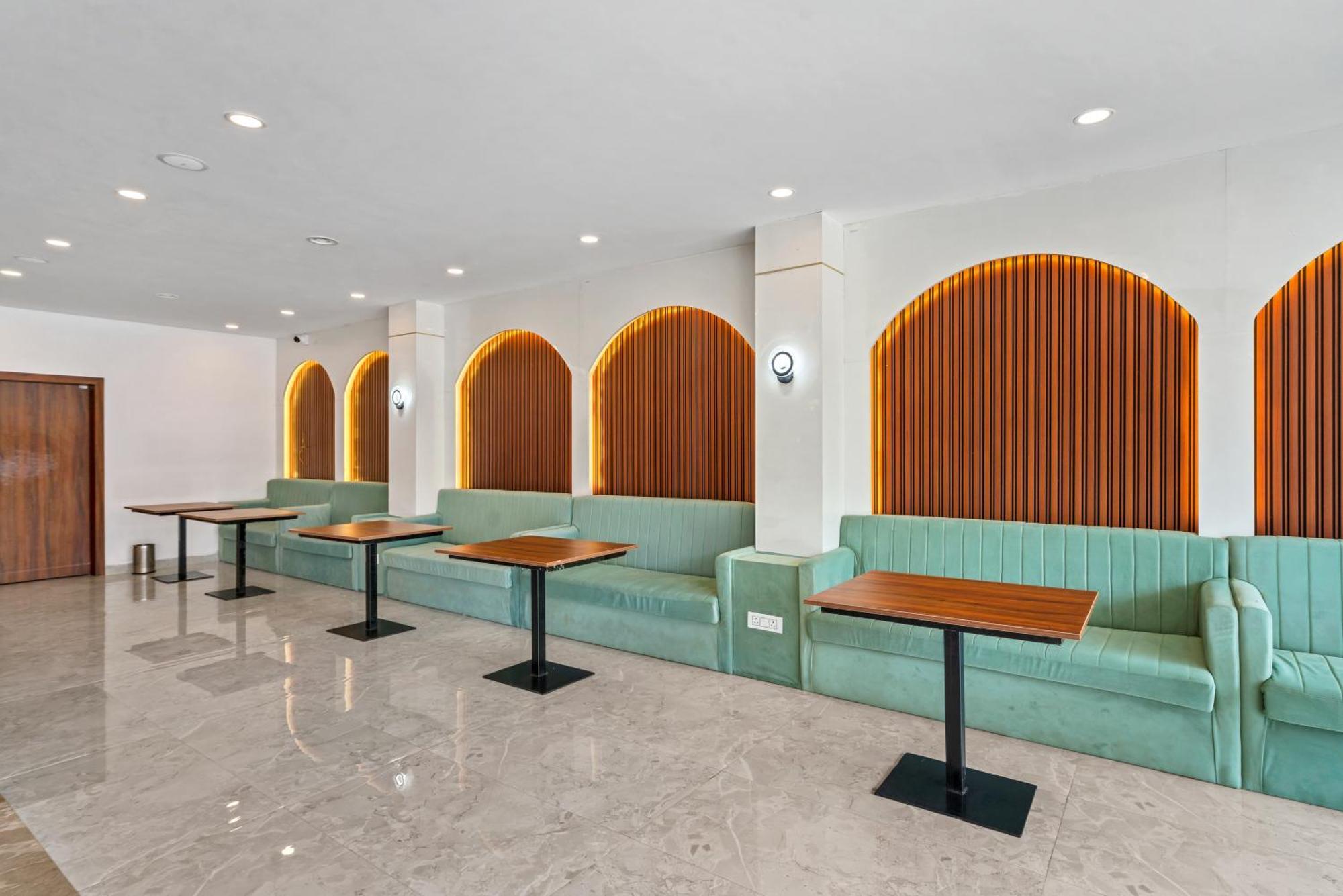 Hotel Sky Land Khammam Exteriör bild