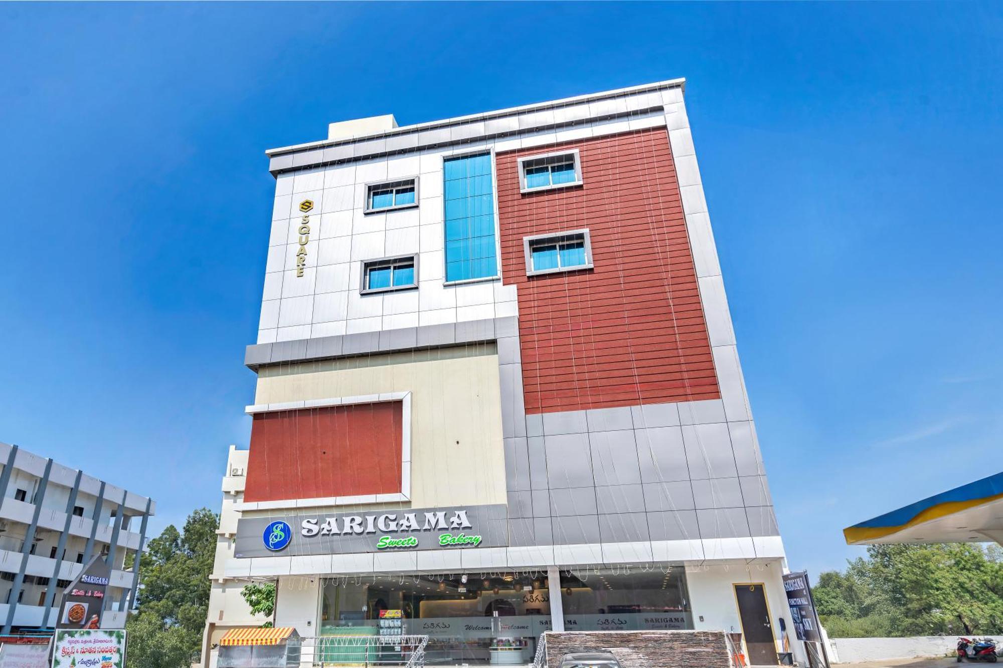 Hotel Sky Land Khammam Exteriör bild