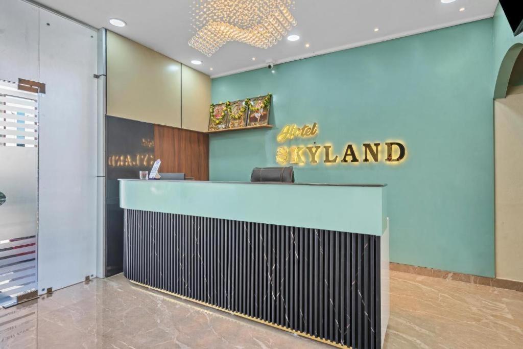 Hotel Sky Land Khammam Exteriör bild